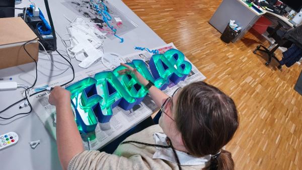 ENSEIGNE LUMINEUSE FABLAB, photo 2